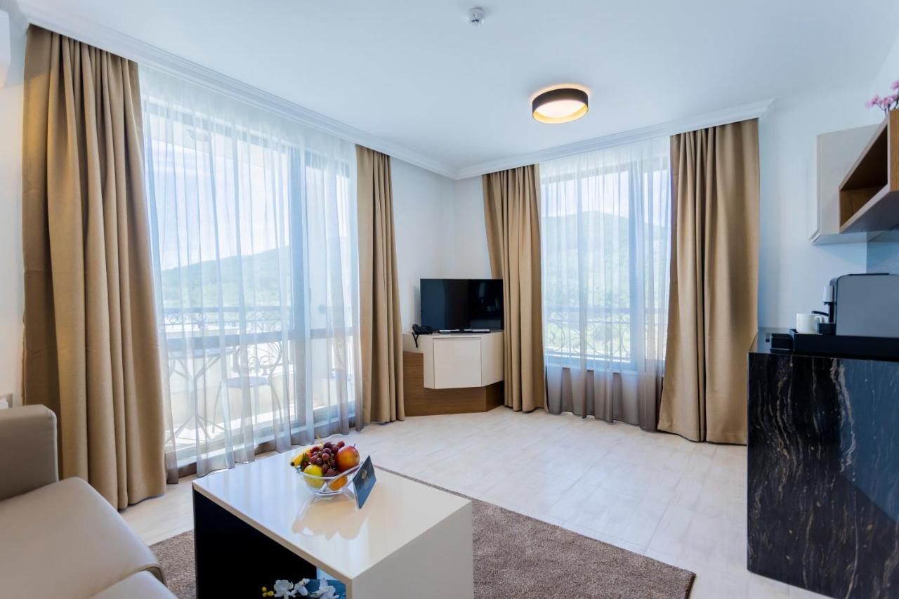 Onyx Beach Residence - Free Parking & Beach Access Светий Влас Екстер'єр фото