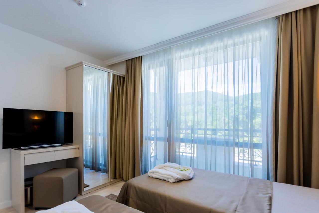 Onyx Beach Residence - Free Parking & Beach Access Светий Влас Екстер'єр фото