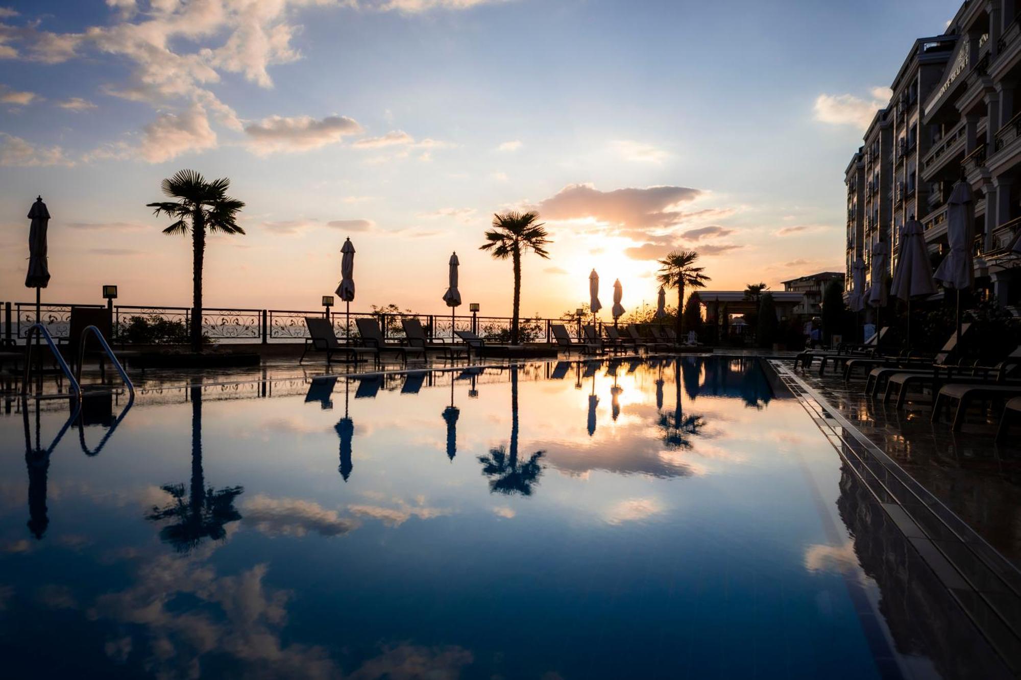 Onyx Beach Residence - Free Parking & Beach Access Светий Влас Екстер'єр фото